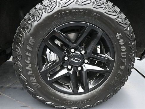 Used 2024 Chevrolet Silverado 1500 LT Trail Boss w/ Convenience Package II image 30