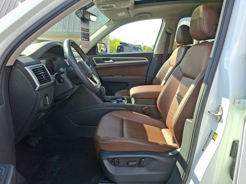 Certified 2023 Volkswagen Atlas SE w/ Panoramic Sunroof Package image 14