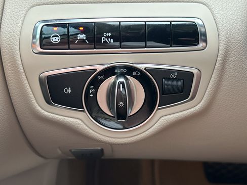 Used 2015 Mercedes-Benz C 300 4MATIC Sedan image 21