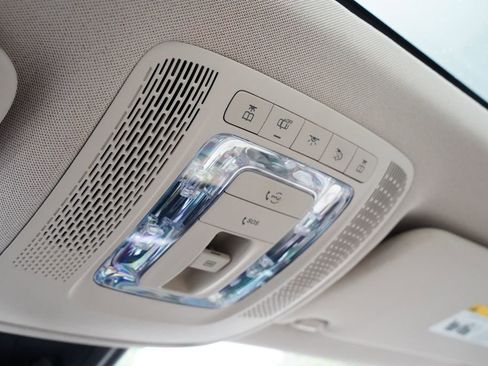 Used 2023 Mercedes-Benz GLB 250 image 31