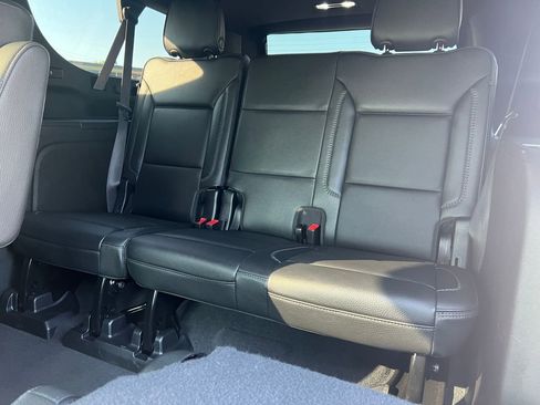 Used 2023 GMC Yukon XL Denali AWD/4WD image 17