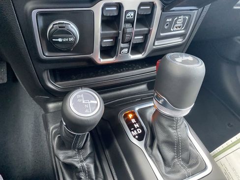 New 2026 Jeep Wrangler Unlimited Sahara AWD/4WD image 33
