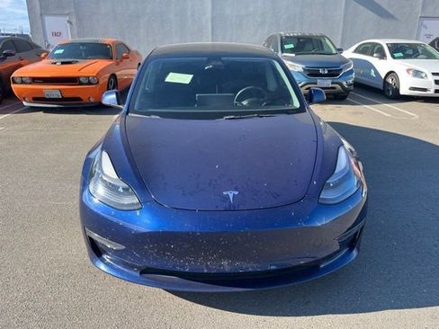 Used 2022 Tesla Model 3 RWD image 2