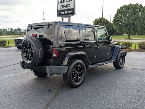 Used 2018 Jeep Wrangler Unlimited Sahara image 3