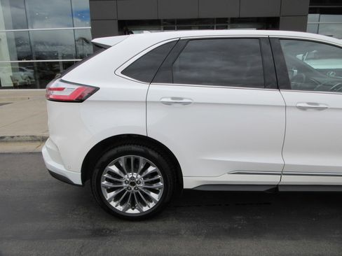 Used 2020 Ford Edge Titanium w/ Equipment Group 301A AWD/4WD image 10