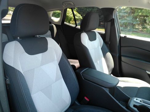 Certified 2024 Chevrolet Trax LS w/ LS Convenience Package FWD image 17