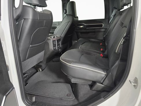 New 2026 RAM 2500 Laramie AWD/4WD image 38