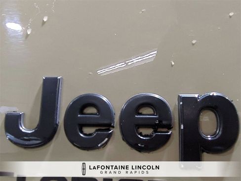 Used 2022 Jeep Gladiator Overland image 30