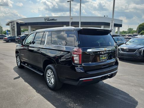 Used 2022 Chevrolet Suburban LT AWD/4WD image 3