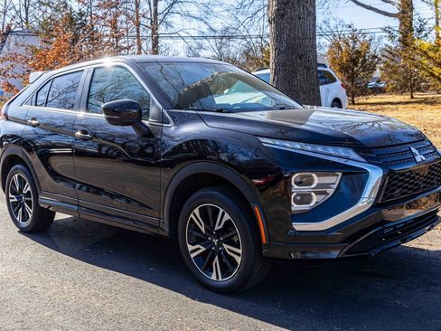 Used 2023 Mitsubishi Eclipse Cross SE image 1