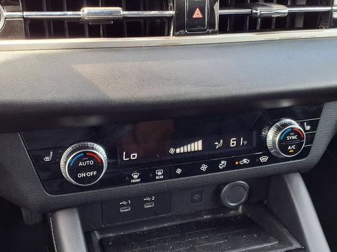 Used 2025 Mitsubishi Outlander SE AWD/4WD image 10
