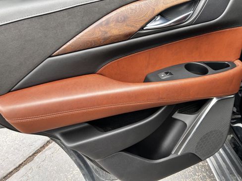 Used 2017 Cadillac Escalade Luxury image 12