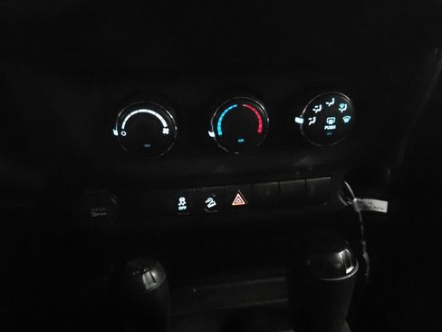 Used 2012 Jeep Wrangler Sport AWD/4WD image 22