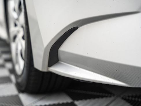 Used 2024 Toyota Corolla LE FWD image 12