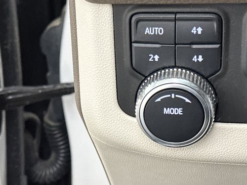 Used 2021 GMC Yukon Denali image 42