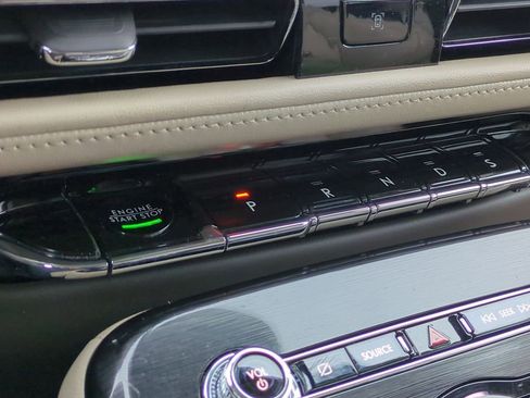 Used 2022 Lincoln Nautilus Reserve image 38