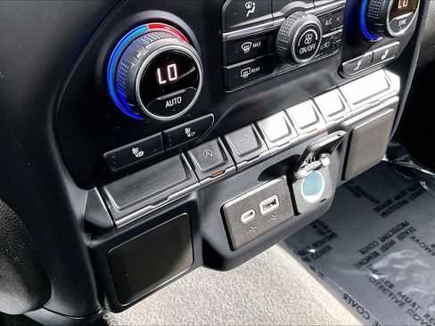 Used 2021 Chevrolet Silverado 1500 RST image 32