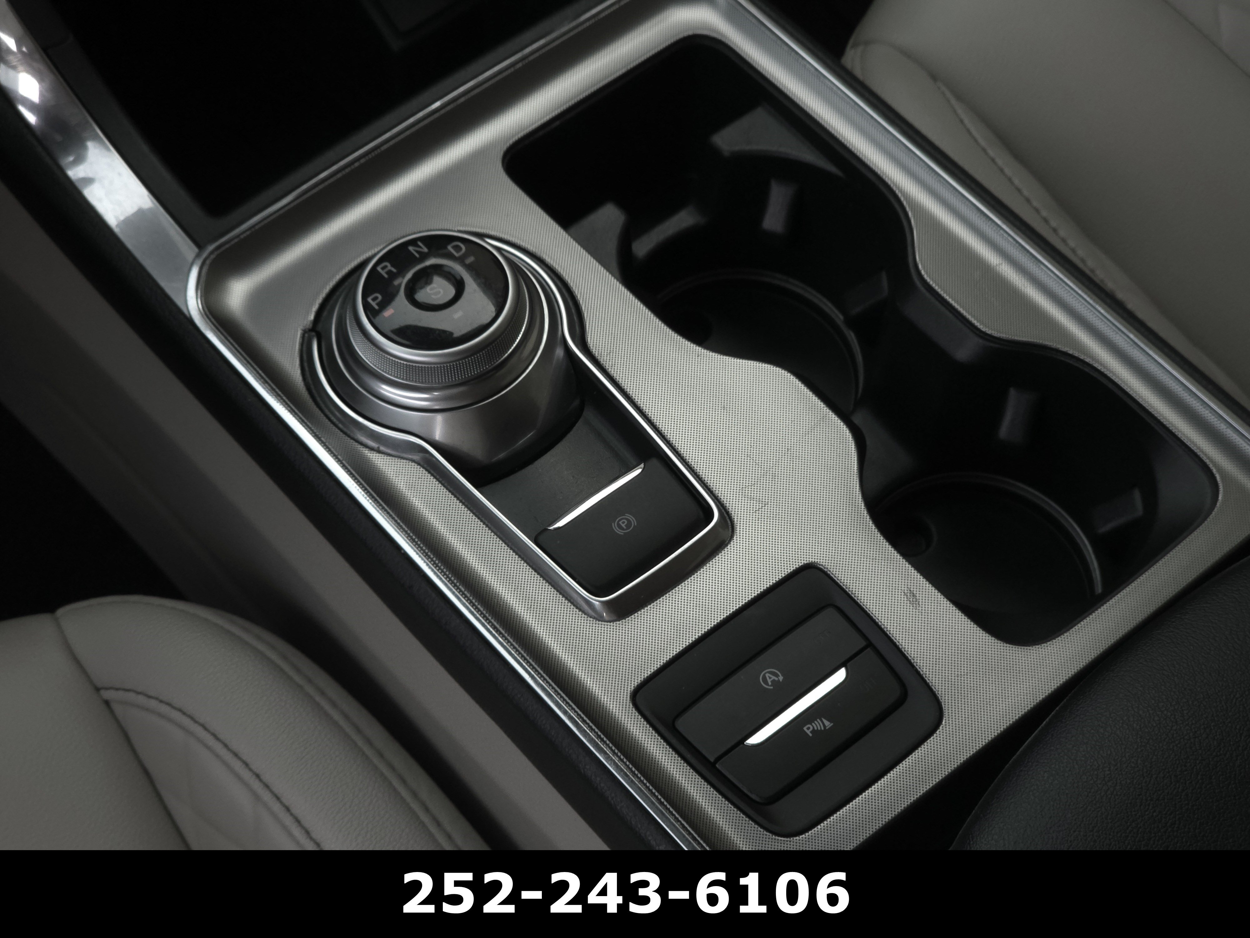 Used 2024 Ford Edge Titanium AWD/4WD image 13