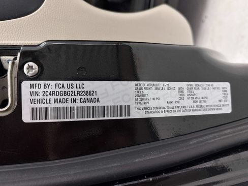 Used 2020 Dodge Grand Caravan SE w/ UConnect Hands-Free Group FWD image 29
