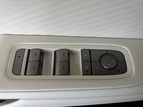 New 2026 Lexus ES 350e w/ Convenience Package FWD image 31