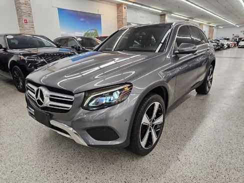 Used 2019 Mercedes-Benz GLC 350e GLC 350e 4MATIC SUV image 1