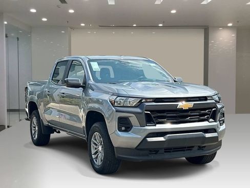 Used 2024 Chevrolet Colorado LT w/ LT Convenience Package II AWD/4WD image 6