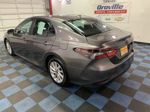 Used 2024 Toyota Camry LE image 3