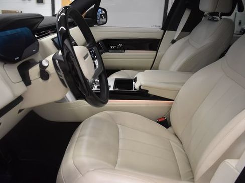 Used 2025 Land Rover Range Rover SE AWD/4WD image 21