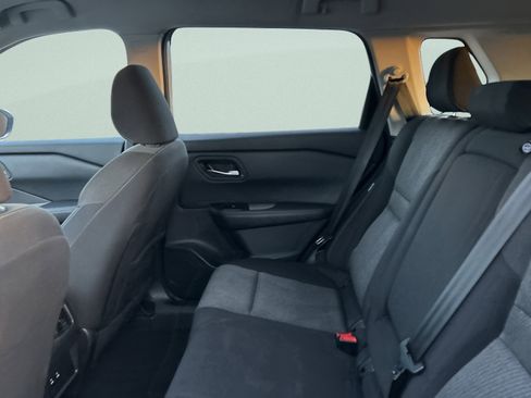 Used 2024 Nissan Rogue SV image 11