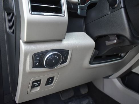 Used 2020 Ford F150 Lariat RWD image 40