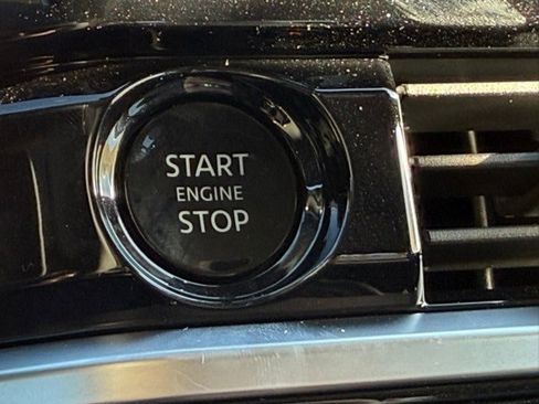 New 2025 Nissan Pathfinder SL w/ SL Premium Package image 35