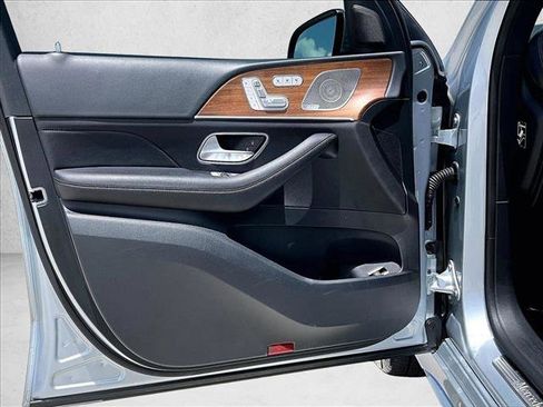 Certified 2025 Mercedes-Benz GLS 450 4MATIC image 18