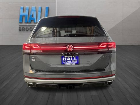 Certified 2024 Volkswagen Atlas Peak Edition SEL image 5