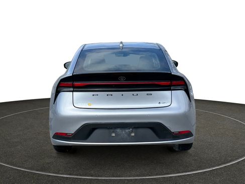 Used 2023 Toyota Prius LE image 5