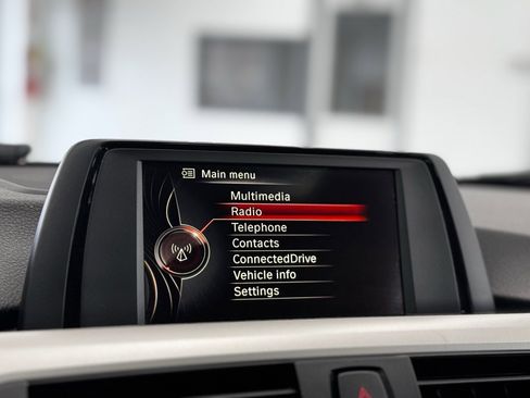 Used 2015 BMW 320i xDrive Sedan image 24