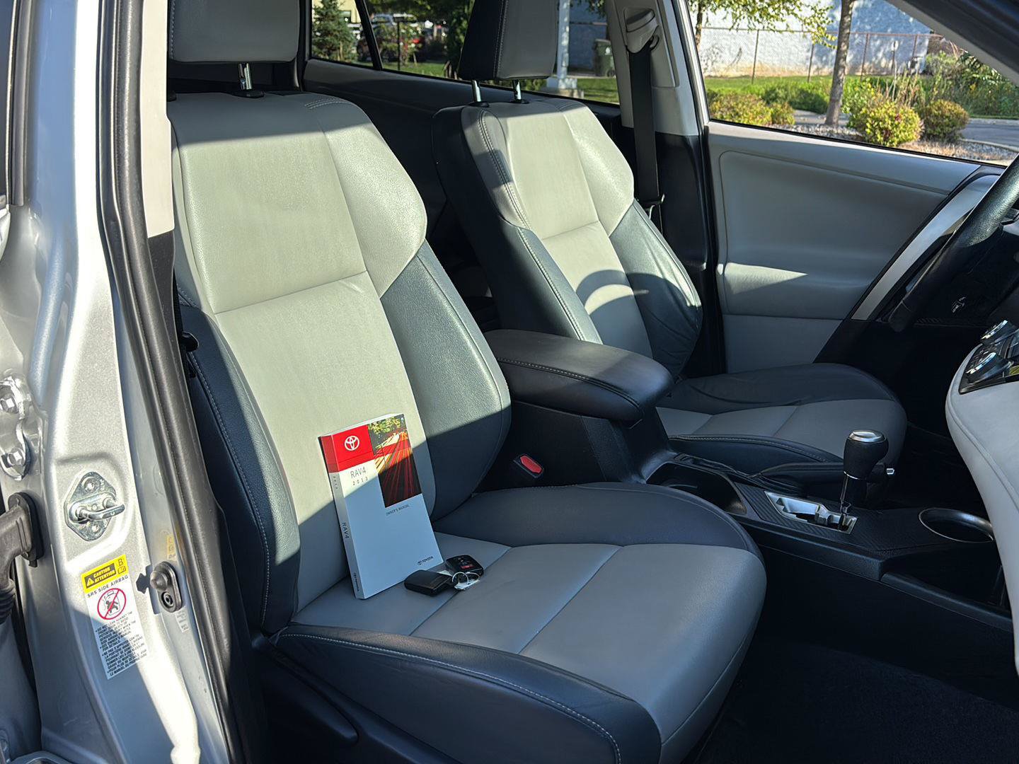 Used 2013 Toyota RAV4 Limited AWD/4WD image 11