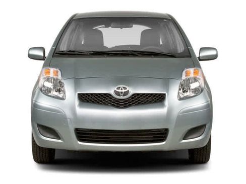 Used 2010 Toyota Yaris 4-Door Hatchback image 5