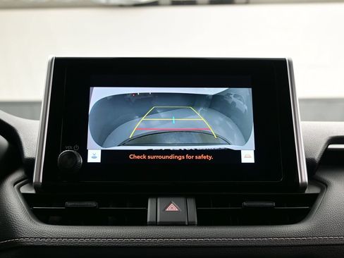 Used 2024 Toyota RAV4 XLE FWD image 18