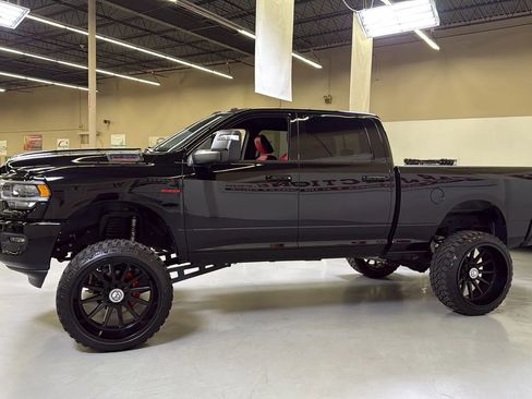 Used 2024 RAM 2500 Big Horn w/ Night Edition AWD/4WD image 9