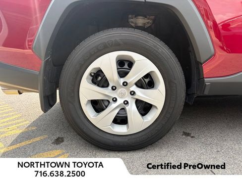 Used 2023 Toyota RAV4 LE AWD/4WD image 10