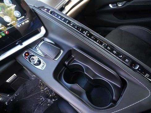 Used 2022 Chevrolet Corvette Stingray Premium Conv w/ Z51 Performance Package image 22