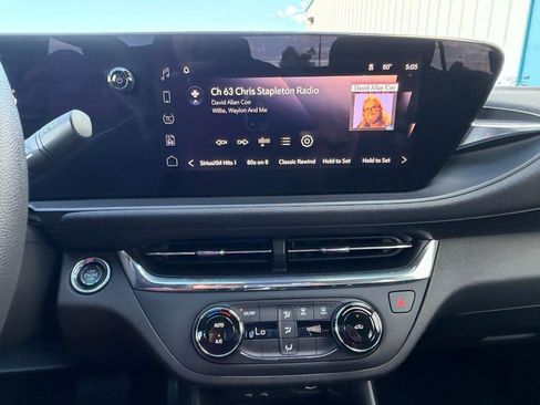Used 2025 Buick Envista Preferred FWD image 30