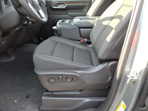 New 2026 GMC Sierra 1500 SLE image 13