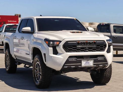 Used 2024 Toyota Tacoma TRD Sport w/ TRD Sport Premium Package AWD/4WD image 3