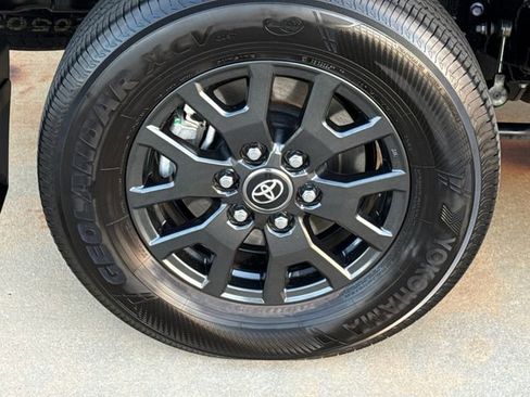 Used 2025 Toyota 4Runner SR5 image 10