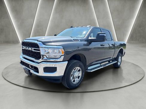 Used 2024 RAM 2500 Tradesman w/ Chrome Appearance Group AWD/4WD image 3