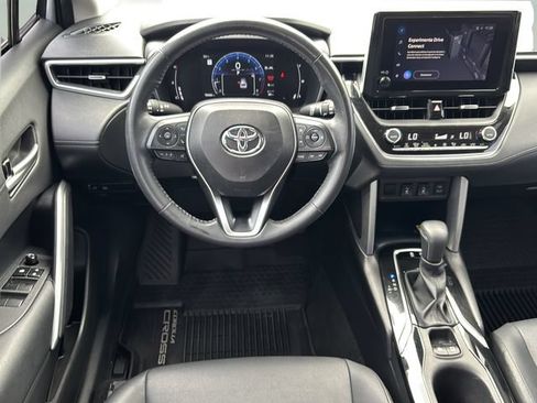 Used 2023 Toyota Corolla Cross XLE w/ Convenience Package AWD/4WD image 15