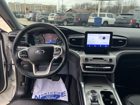 Used 2023 Ford Explorer XLT w/ Equipment Group 202A image 17