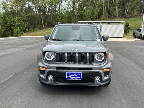 Used 2021 Jeep Renegade Latitude FWD image 2