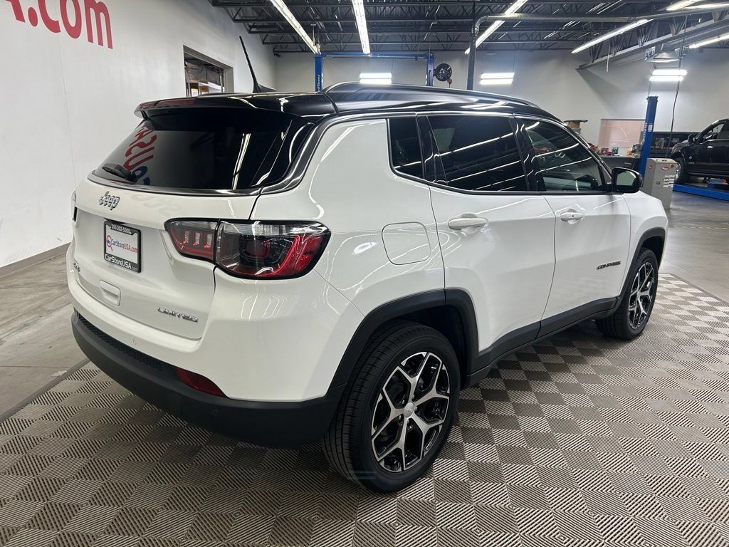 Used 2024 Jeep Compass Limited AWD/4WD image 12